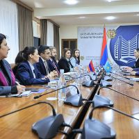 ՀՀ էկոնոմիկայի նախարար Գ.Պապոյանը ընդունել է ՀայաստանումՂազախստանի Հանրապետության արտակարգ և լիազոր դեսպան Բոլատ Իմանբաևին