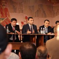 Նորակերտում համայնքի բնակիչները Կադաստրի կոմիտեի ղեկավարին են ներկայացրել  անշարժ գույքի ոլորտին առնչվող խնդիրներ