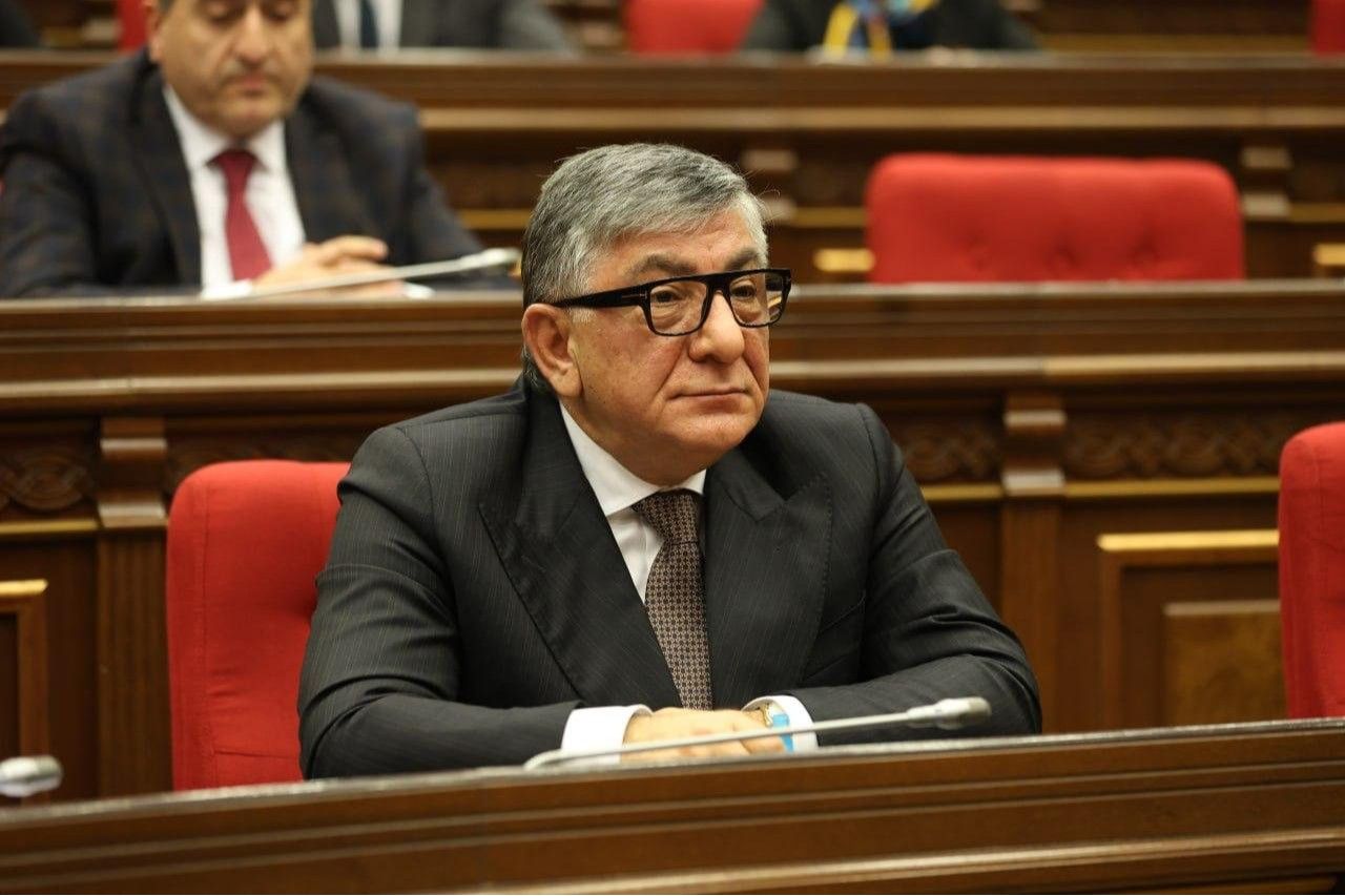 Օդի աղտոտվածությունից ելնելով՝ լավ կլիներ էլեկտրական մեքենաները ծառայողական լինեին, պետբյուջեն էլ կլցվեր․ Սուքիասյան