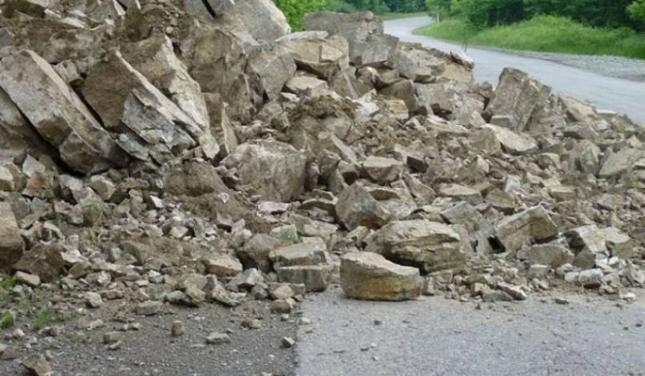 «Երևան-Սևան Մ4» ավտոճանապարհի մի հատվածում իրականացվելու է հարկադիր քարաթափում. ՆԳՆ ՓԾ