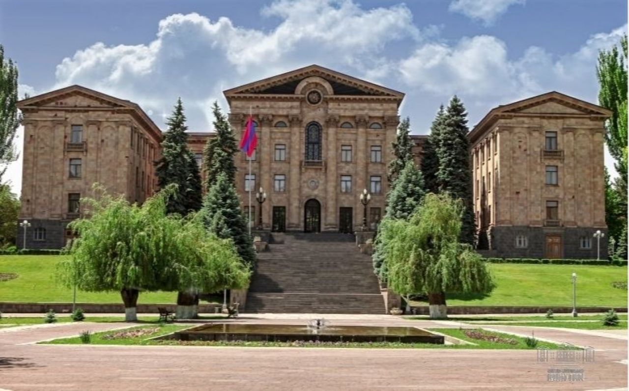 Կկարգավորվեն և կսահմանվեն կրթության ոլորտի գործունեության իրավական և կազմակերպչական ֆինանսական հիմքերը