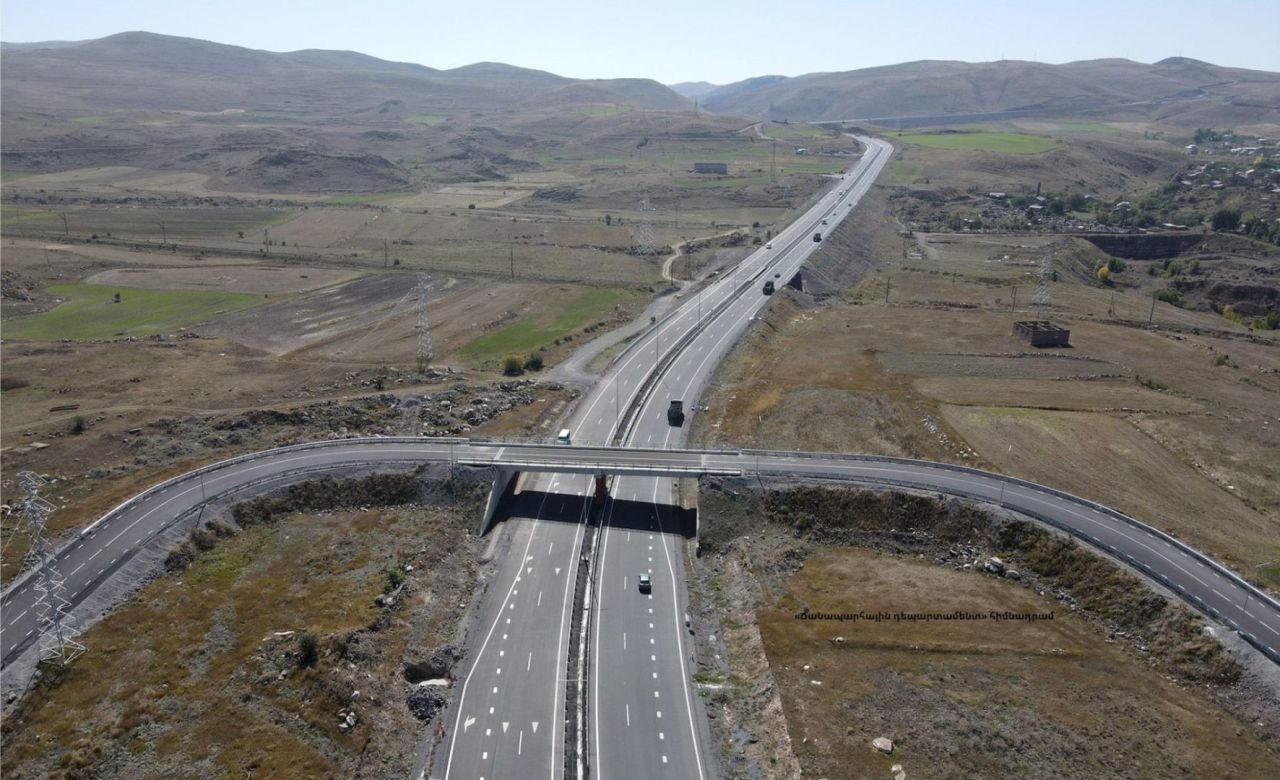Հյուսիս-հարավ ճանապարհի Տրանշ-3-ի Լանջիկ-Գյումրի հատվածը երկկողմանի կբացվի երթևեկության համար