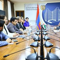 ՀՀ էկոնոմիկայի նախարար Գ. Պապոյանը ընդունել է Հայաստանում Արաբական Միացյալ Էմիրությունների արտակարգ և լիազոր դեսպան Նարիման Ալ-Մուլլային