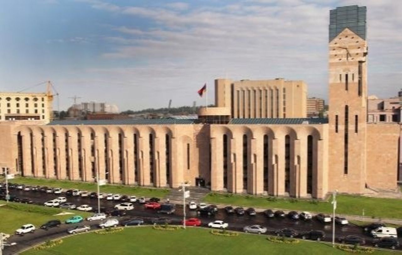 Կենսունակության ավարտին մոտ, հիվանդ և ձևախեղված 59 թեղու փոխարեն՝ 82 հասուն գնդաձև կատալպա