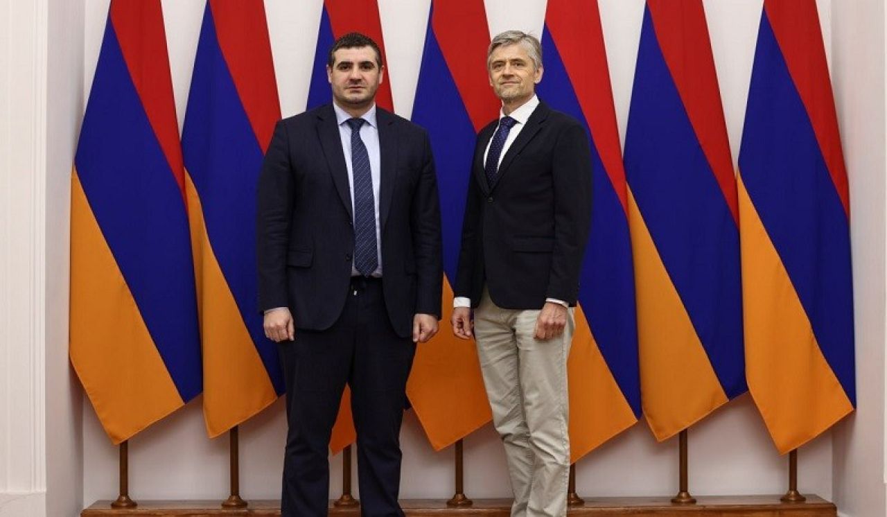 Արման Եղոյանը և Լարս Հենզելը քննարկել են Կոնրադ Ադենաուեր հիմնադրամի աջակցությամբ նոր ծրագրեր իրականացնելու հնարավորությունները