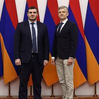 Արման Եղոյանը և Լարս Հենզելը քննարկել են Կոնրադ Ադենաուեր հիմնադրամի աջակցությամբ նոր ծրագրեր իրականացնելու հնարավորությունները