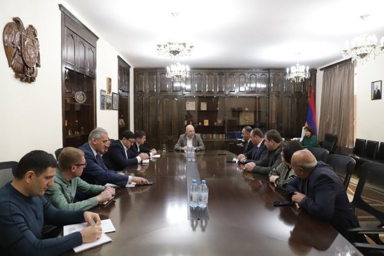 Շիրակի մարզպետ Դավիթ Առուշանյանի գլխավորությամբ անցկավել է աշխատանքային խորհրդակցություն