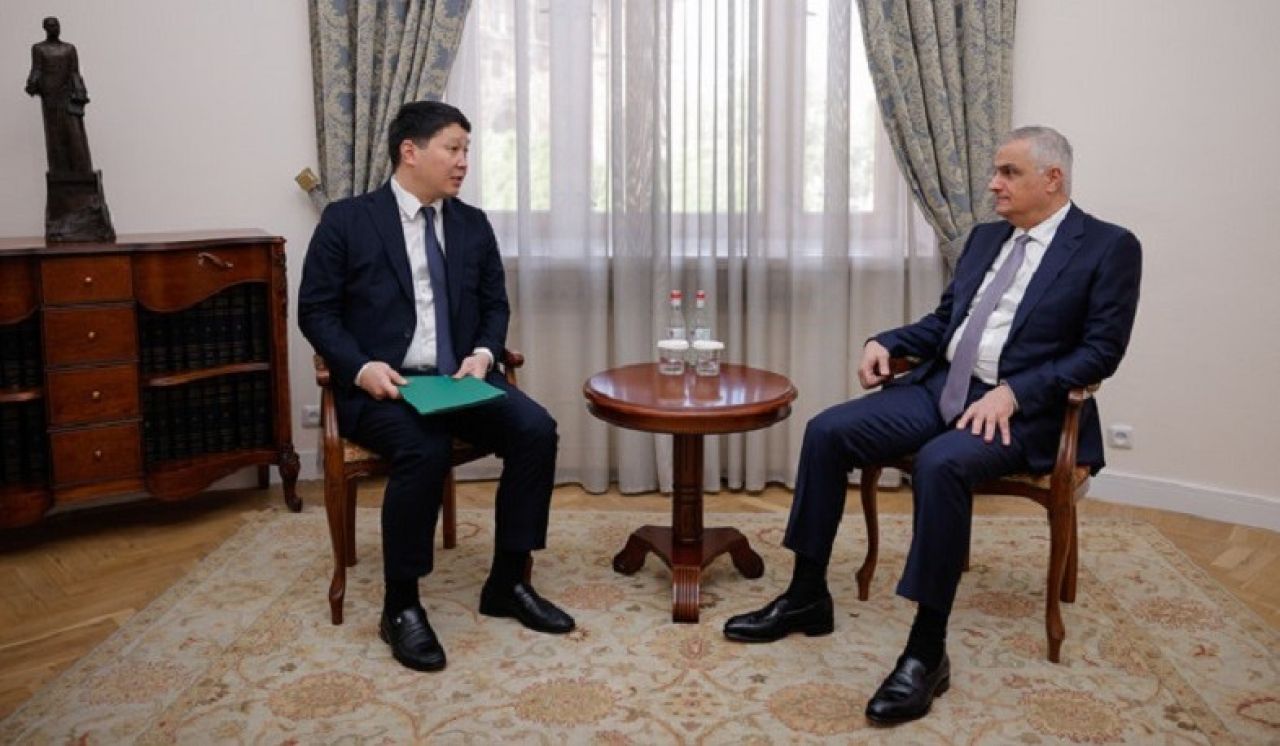 Մհեր Գրիգորյանը և Էլդար Ալիշերովը քննարկել են 2024-ին մակրոտնտեսական ոլորտում ԵԱՏՄ երկրների ցուցանիշները