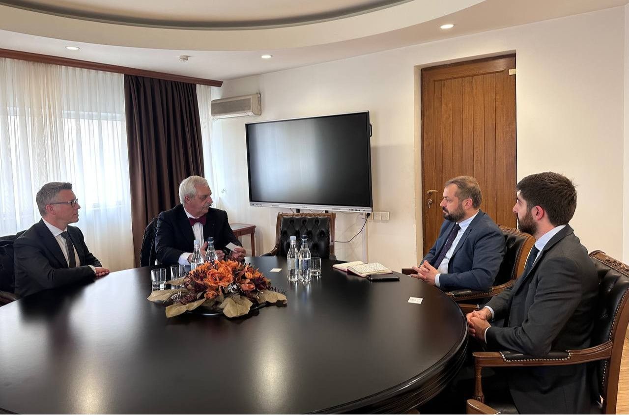 Գևորգ Պապոյանն ընդունել է ֆրանսահայ հայտնի գործարար՝ «Պետրոսյան» ընկերության սեփականատեր, Արմեն Պետրոսյանին