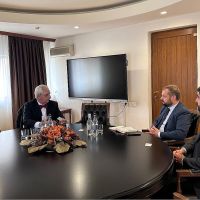 Գևորգ Պապոյանն ընդունել է ֆրանսահայ հայտնի գործարար՝ «Պետրոսյան» ընկերության սեփականատեր, Արմեն Պետրոսյանին