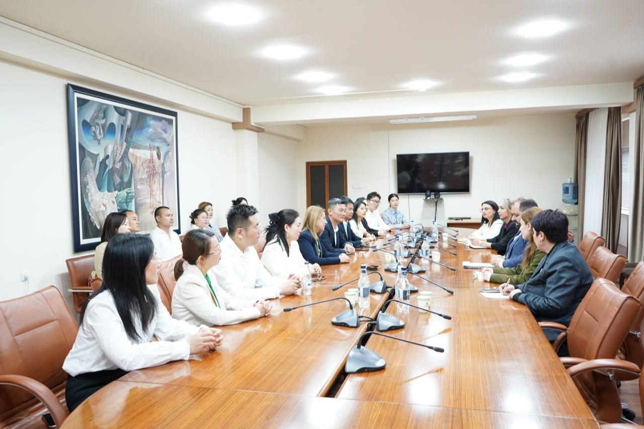 Էկոնոմիկայի նախարարությունը ընդունել է Չինաստանի Շաոսին Կեքյաո Տեքստիլ քաղաքի պատվիրակությանը