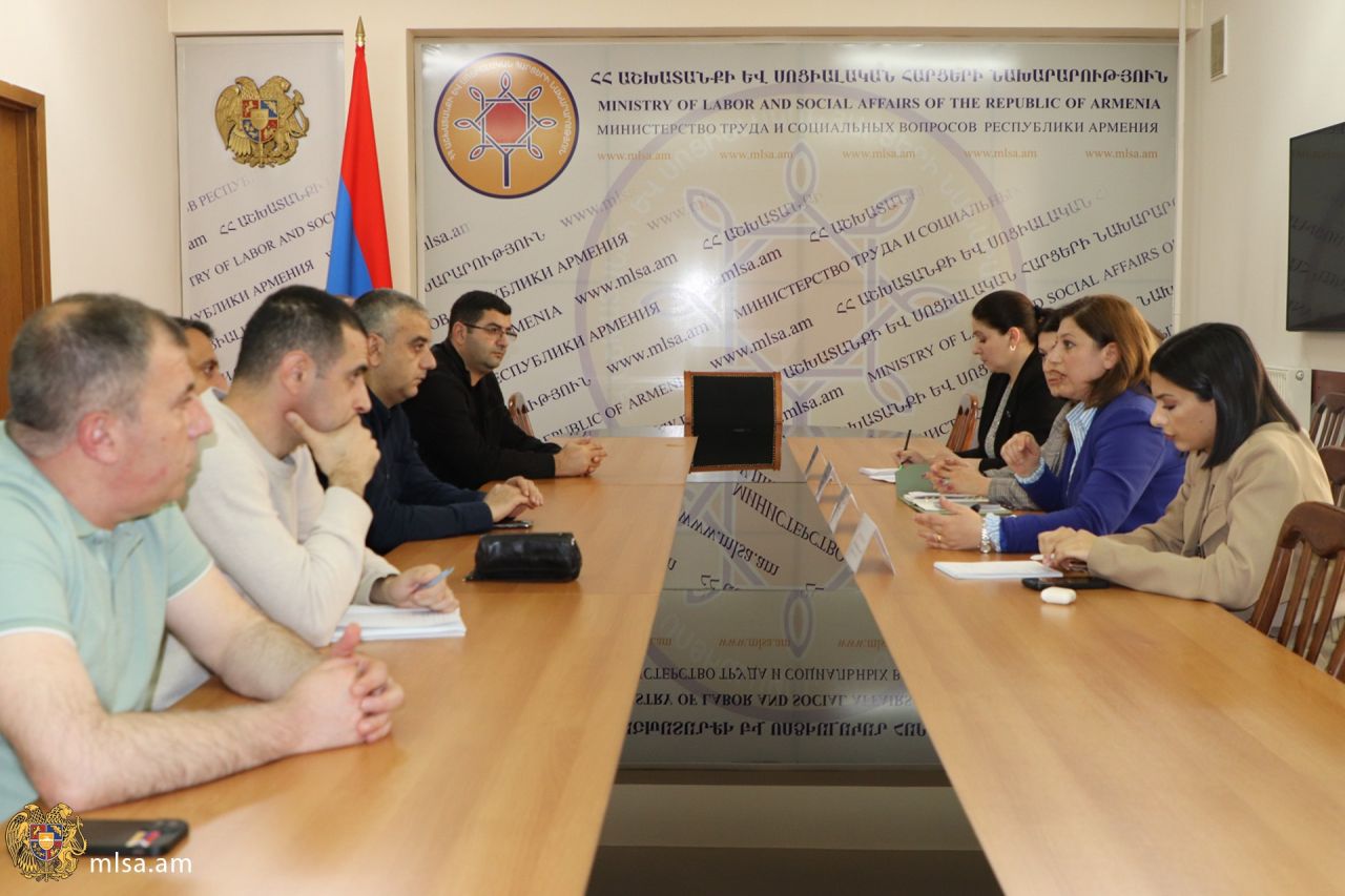 Քննարկվել են ԼՂ-ից բռնի տեղահանված անձանց ուղղված աջակցության ծրագրերի արդյունավետության վերաբերյալ հետազոտության արդյունքները