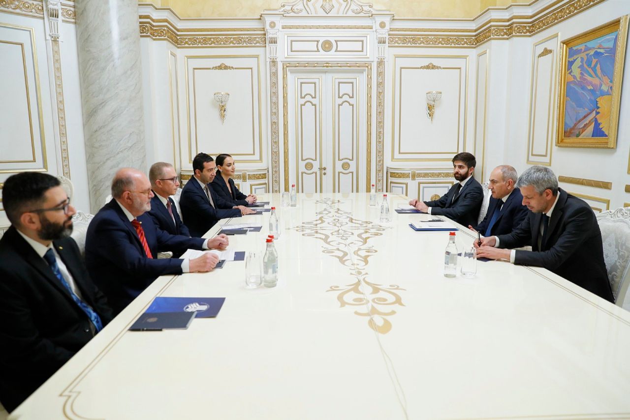 Վարչապետն ընդունել է Ամերիկայի Հայ Ավետարանչական ընկերակցության պատվիրակությանը