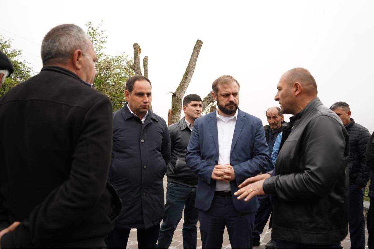 ՀՀ էկոնոմիկայի նախարար Գ․ Պապոյանը և ՏԿԵ նախարար Դ․ Խուդաթյանը հանդիպել են Խնածախի բնակիչներին