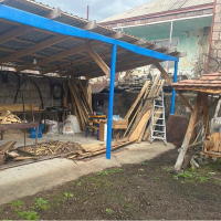 Ստեփանավանի փայտամշակման սղոցարանններից մեկում ապօրինի փայտանյութ է հայտնաբերվել (տեսանյութ)