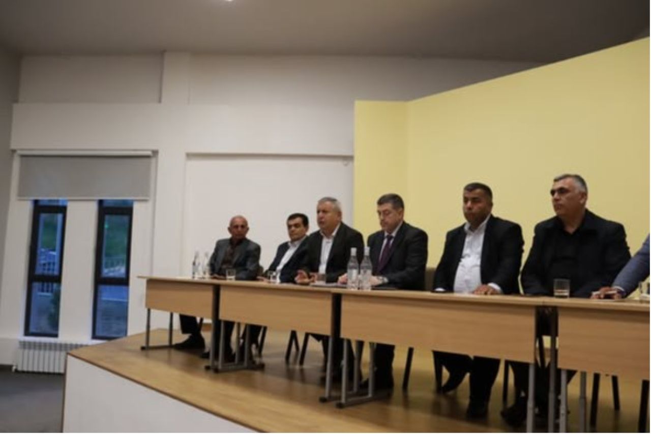 ՀՀ Վայոց ձորի մարզպետը հանդիպել է Եղեգիս բնակավայրի բնակիչների հետ