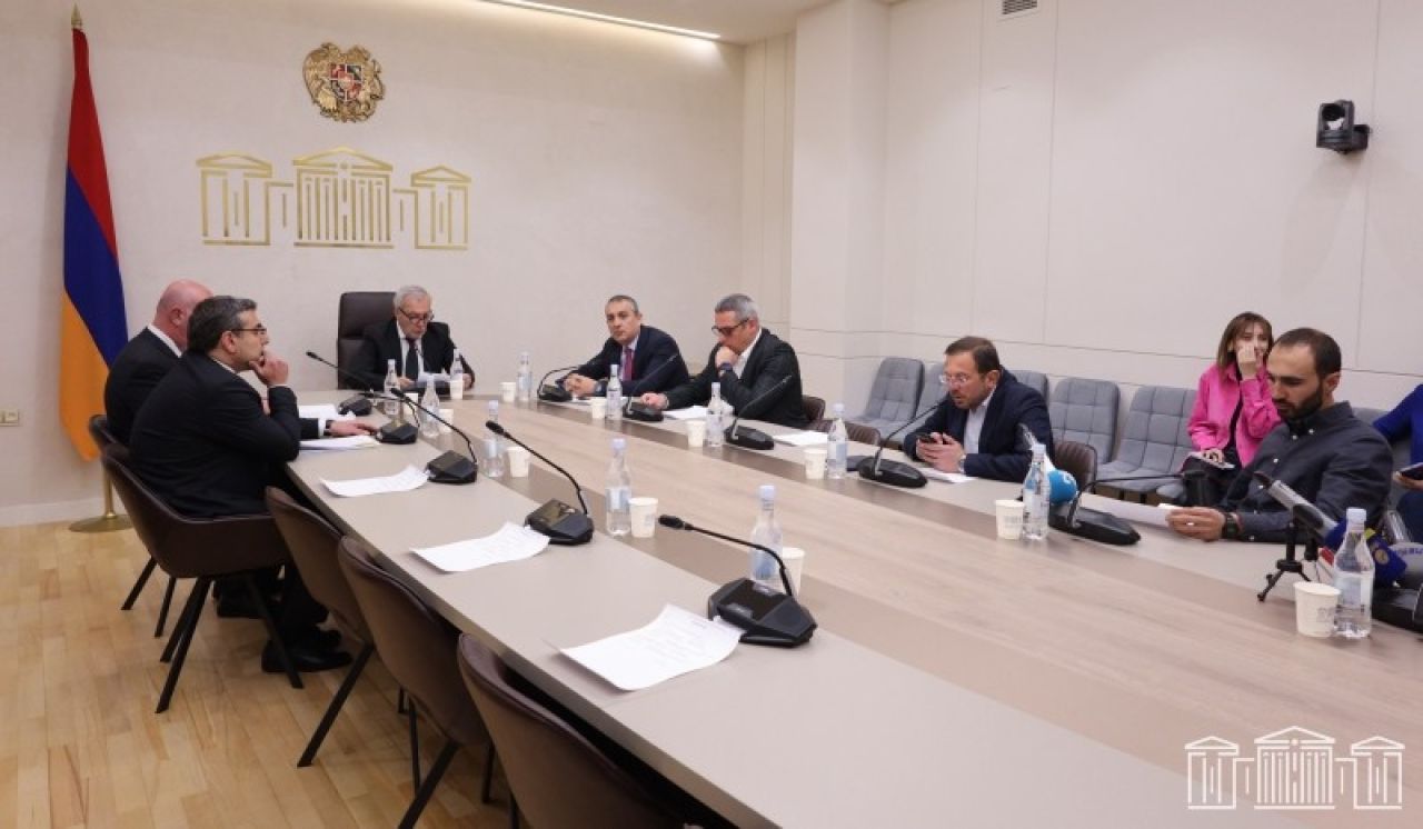 Փոփոխություններ պետական պաշտոններ զբաղեցնող անձանց վարձատրության մասին օրենքում