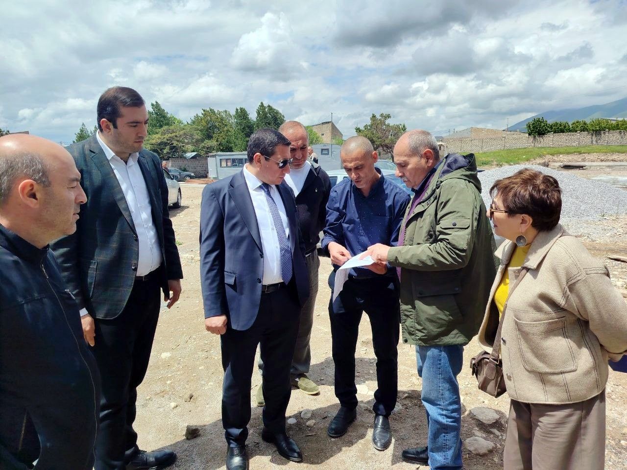 Քաղաքաշինության կոմիտեի նախագահը շրջայց է կատարել Եղվարդի բժշկական կենտրոնի շինհրապարակում
