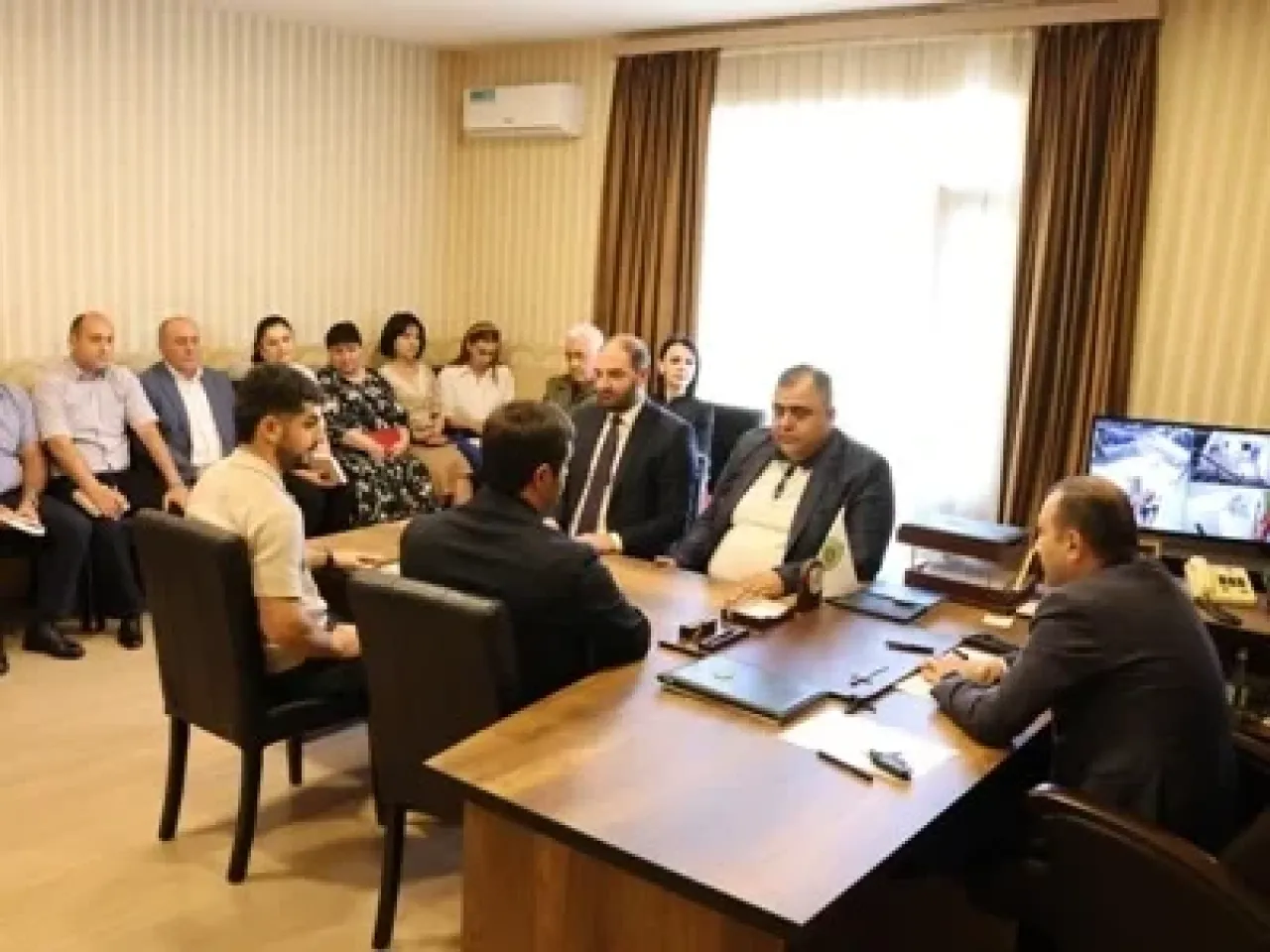 ԲԸՏՄ ղեկավարը աշխատակազմին է ներկայացրել իր նոր տեղակալին