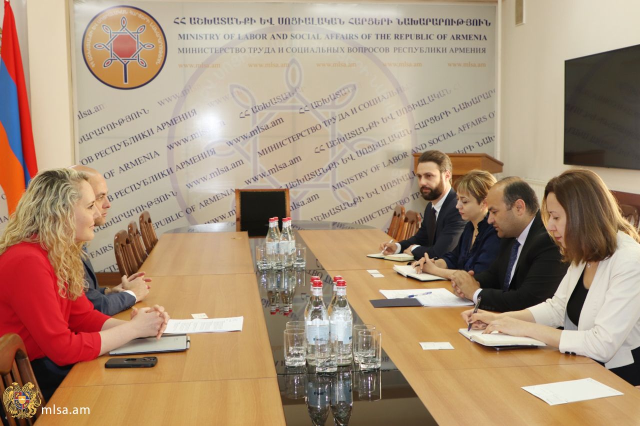 ԱՍՀ նախարարն այսօր ընդունել է «Սթիրլինգ» միջազգային հիմնադրամի նախագահին ու տարածաշրջանային տնօրենին