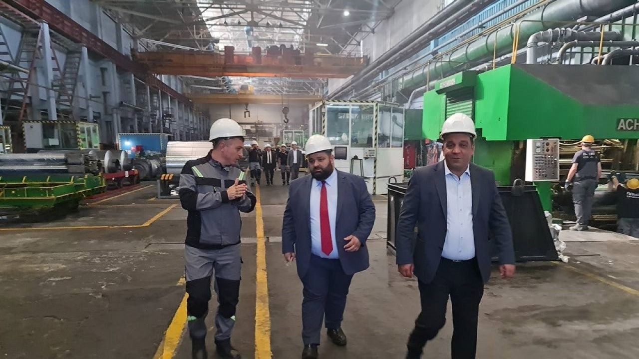 Էդգար Զաքարյանն այցելել է ալյումինե փայլաթիթեղի արտադրությամբ զբաղվող «Ռուսալ Արմենալ» գործարան