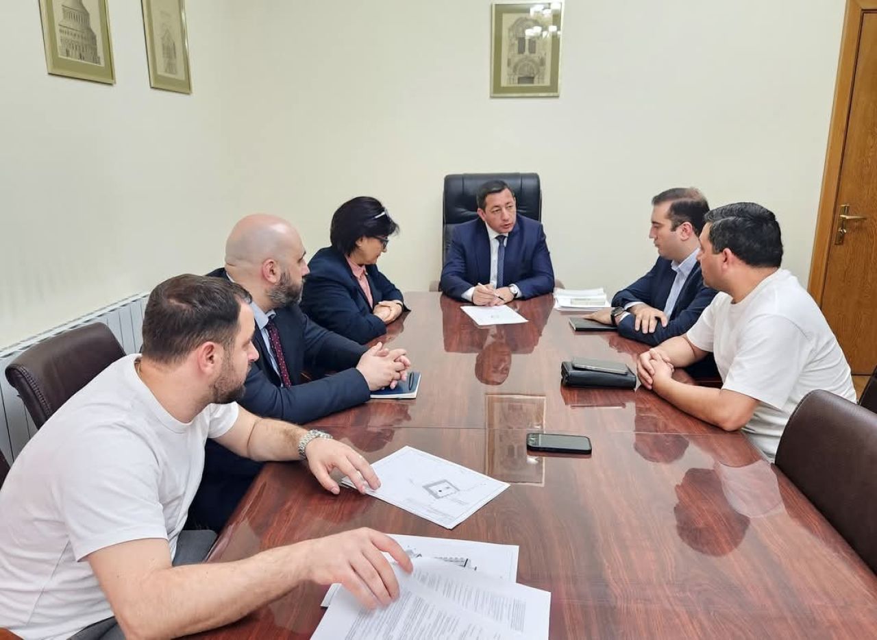 Եղիազար Վարդանյանը հանդիպել է ընդունելության գրանցված քաղաքացիներին