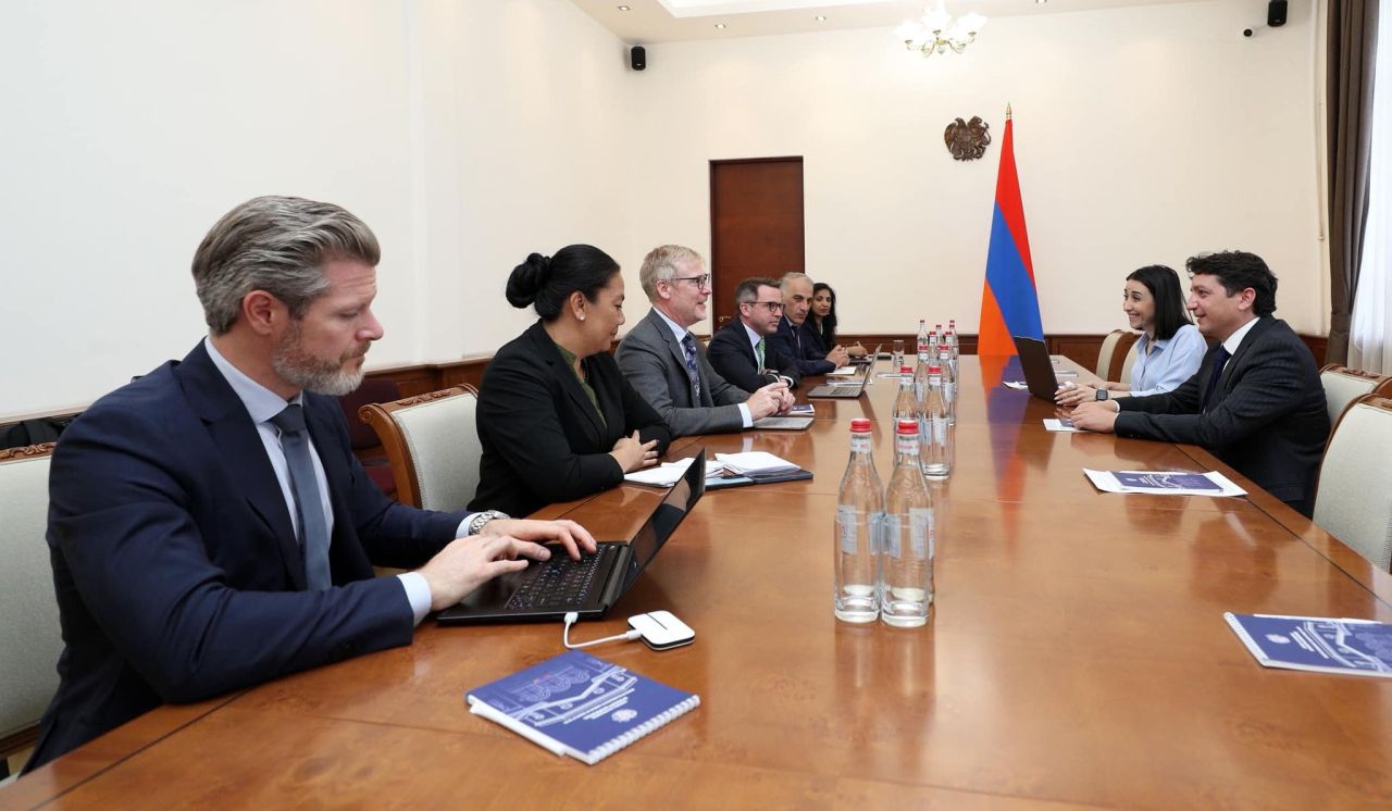ՀՀ ֆինանսների նախարարը և ԱԶԲ գործադիր տնօրենը քննարկել են համագործակցության հիմնական ուղղությունները