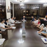 Շիրակի մարզպետն ընդունել է 2024-2025 ուստարում միջազգային օլիմպիադաներում մեդալներ նվաճած  աշակերտներին