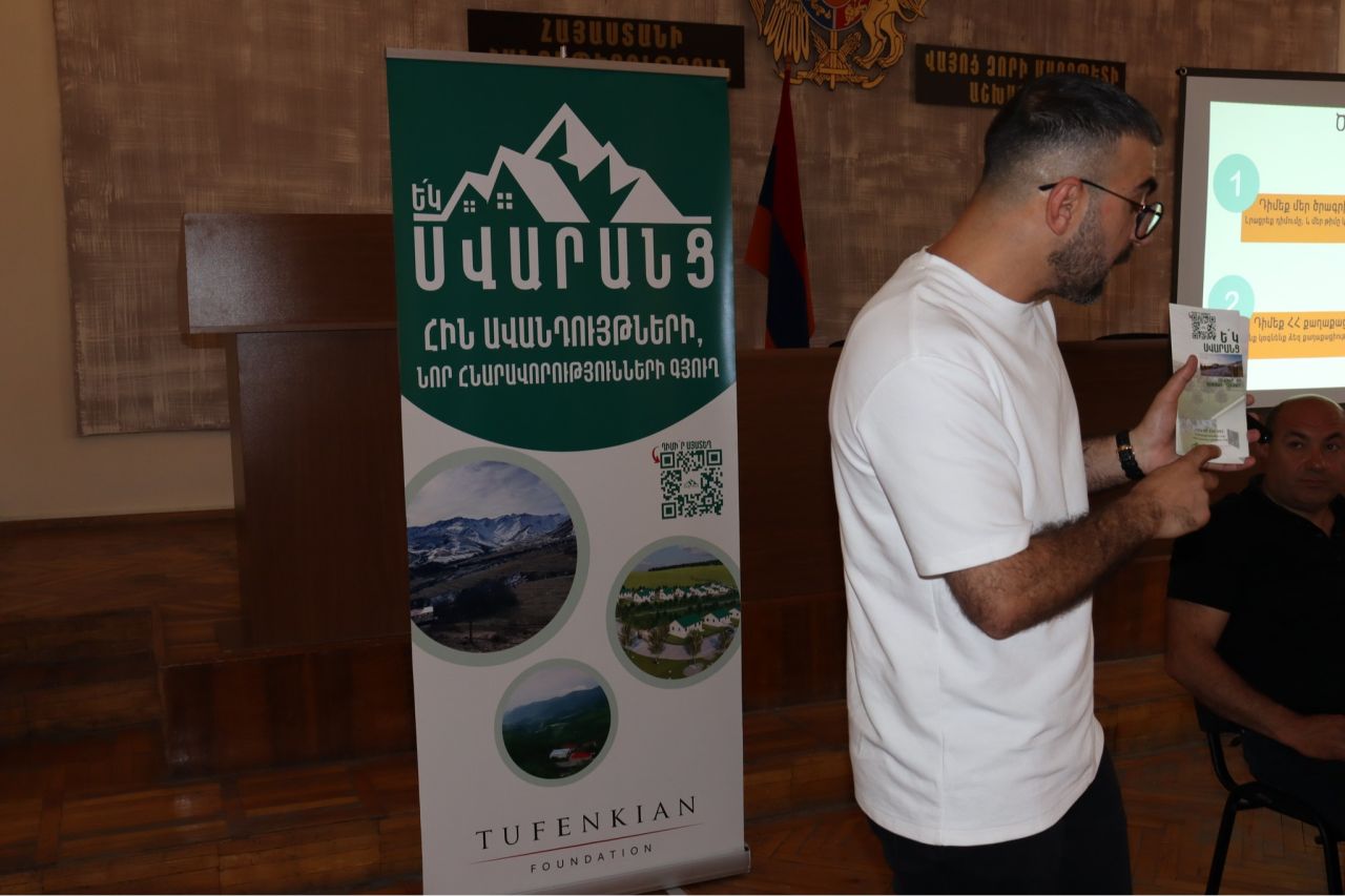 Վայոց ձորի մարզպետարանում տեղի է ունեցել իրազեկման հանդիպում ԼՂ-ից տեղահանված անձանց հետ