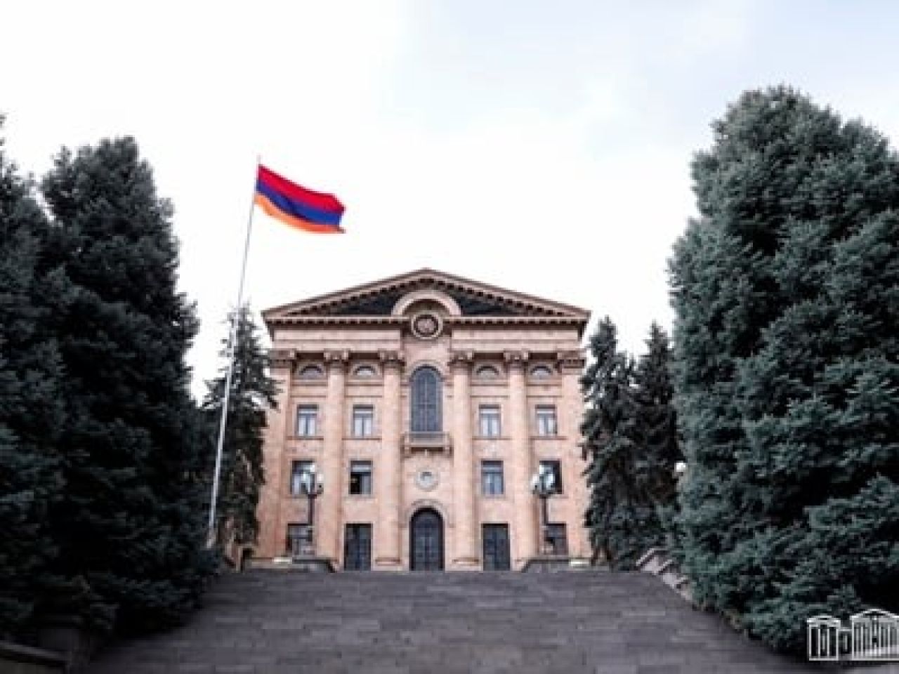 Գումարով զինծառայությունը կրճատելու օրինագիծը դրական եզրակացություն չստացավ ԱԺ հանձնաժողովում