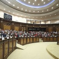 Փողի դիմաց քիչ ժամկետով ծառայելու մասին աղմկահարույց նախագիծը ԱԺ օրակարգում չի ընդգրկվել