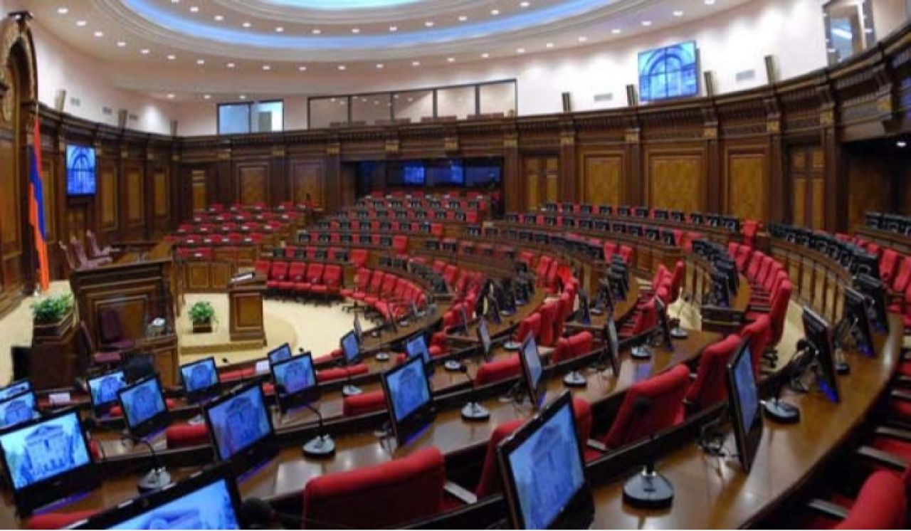 ԱԺ-ն առաջին ընթերցմամբ ընդունեց օրենքի նախագիծը, որը թույլ կտա ազգայնացնել ՀԷՑ-ը