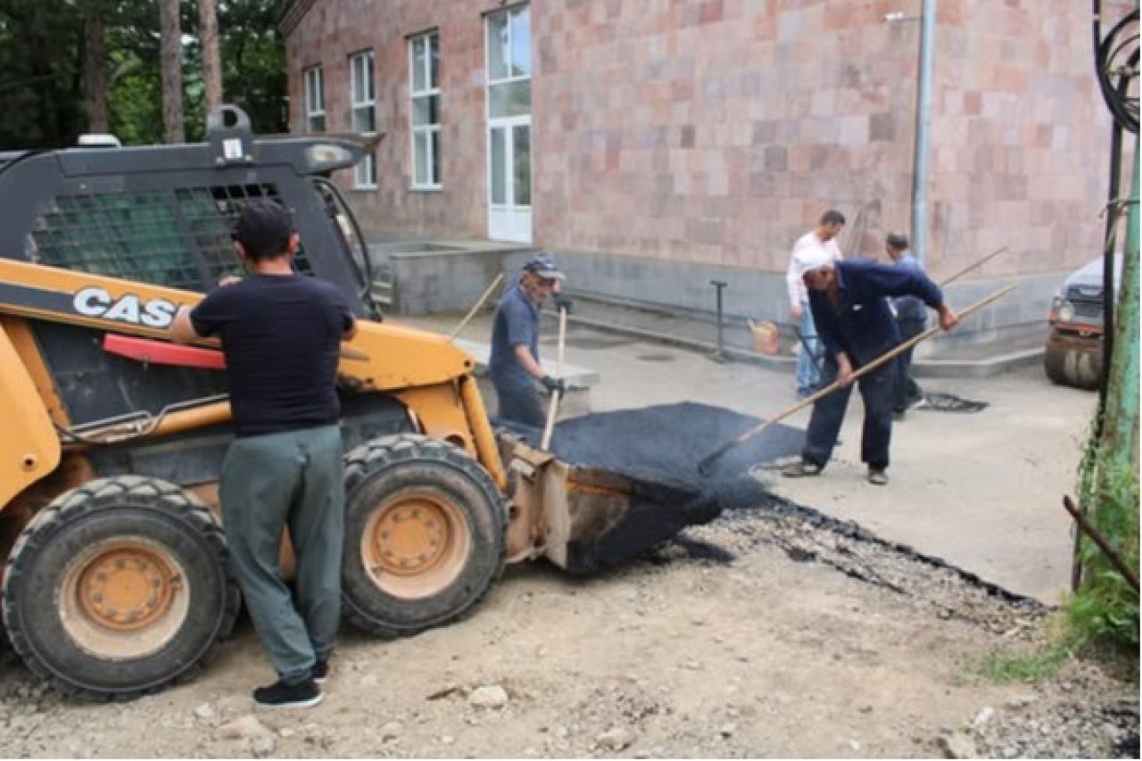 Բերդի համայնքապետարանի միջոցներով քաղաքում բարեկարգման աշխատանքներ են կատարում