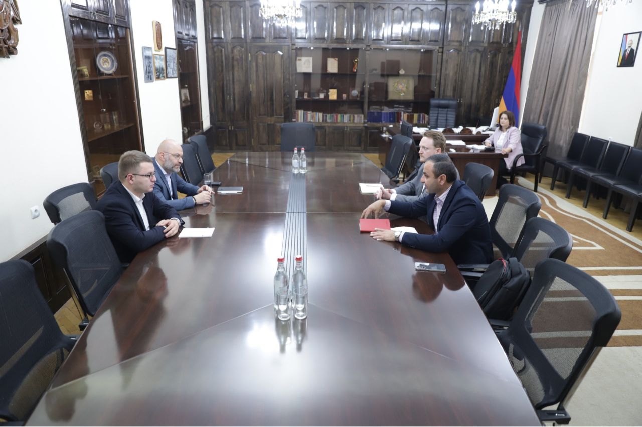 Շիրակի մարզպետն այսօր ընդունել է «Գերմանիայի խնայողական բանկերի միջազգային համագործակցության միավորման» ներկայացուցիչներին