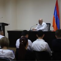 Հանդիպում Գյումրու դպրոցների տնօրենների և վարչատնտեսական մասի համակարգողների հետ