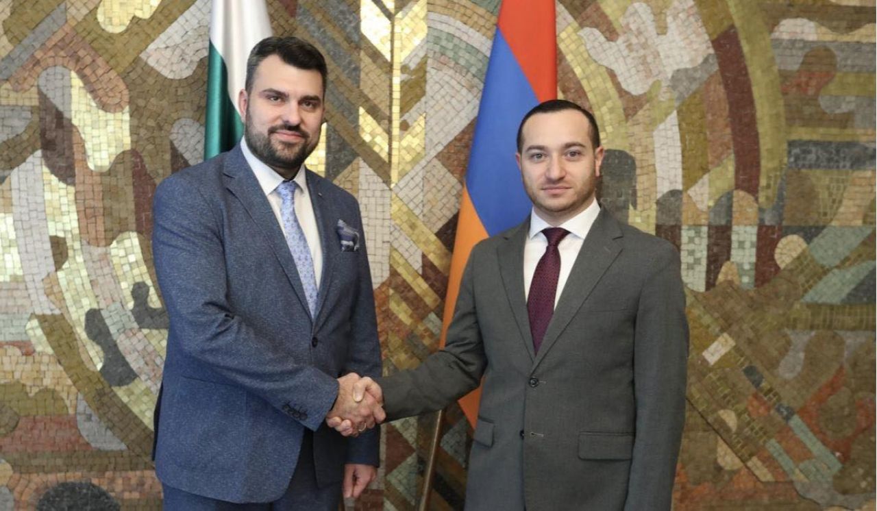 Մխիթար Հայրապետյանը հանդիպել է Բուլղարիայի ԱԳ նախարարի հետ