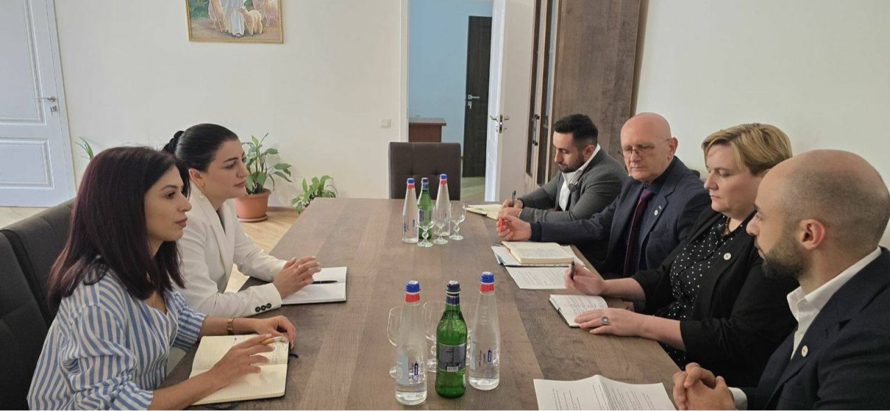 Սյունիքի մարզպետարանում հյուրընկալել են Կարմիր խաչի պատվիրակությանը