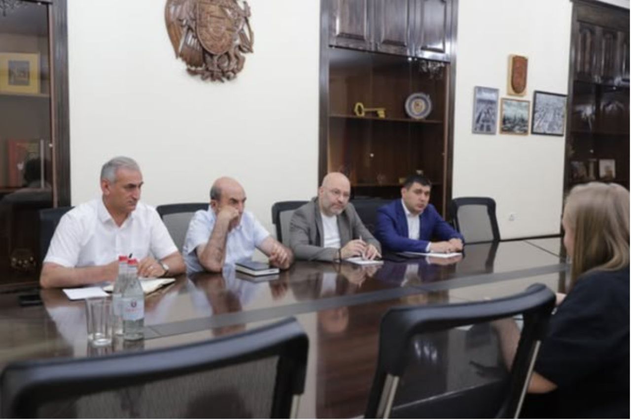 Շիրակի մարզպետը հանդիպել է Հայաստանում ՄԱԿ-ի Փախստականների գործակալության աշխատակիցների հետ