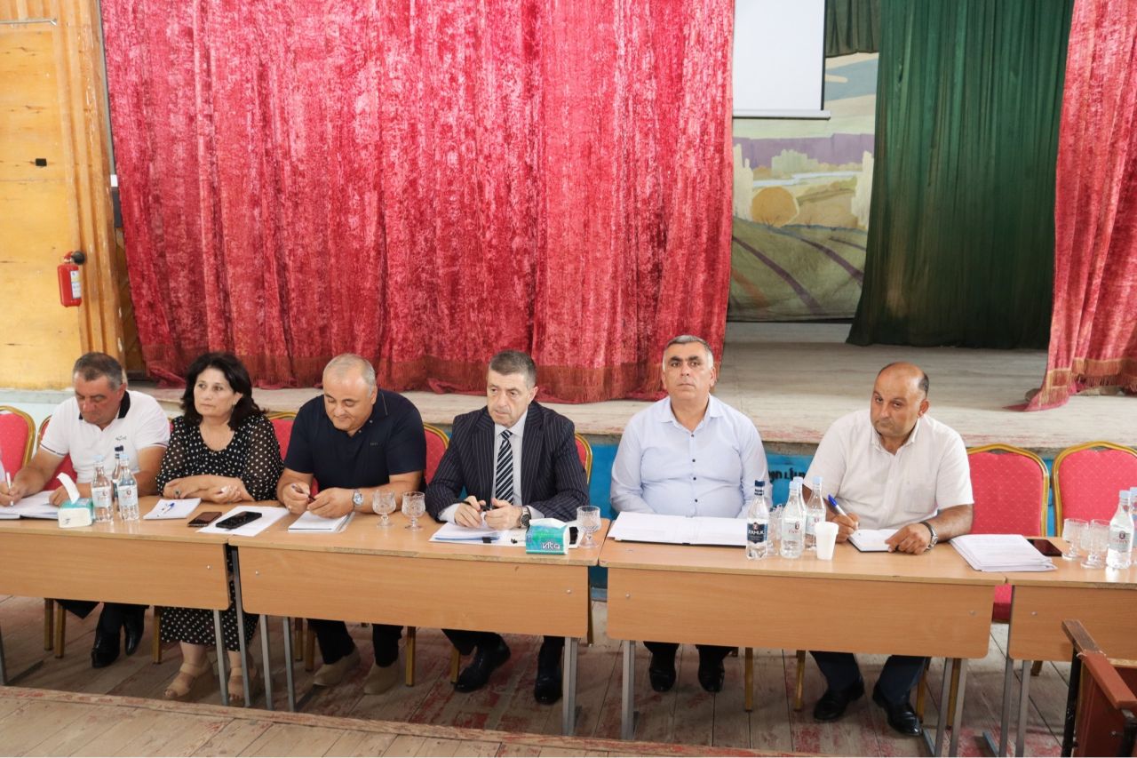 Վայոց ձորի մարզպետը և աշխատակազմի ոլորտային պատասխանատուները հանդիպել են Չիվայի բնակիչների հետ
