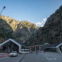 Լարսը փակ է մեծ բեռնատարների համար