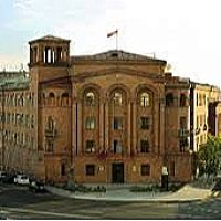 Հայտնաբերվել են մեծաքանակ կեղծ խմիչք և առանց դրոշմանիշի ծխախոտ. Լոռու քրեական ոստիկանների բացահայտումը