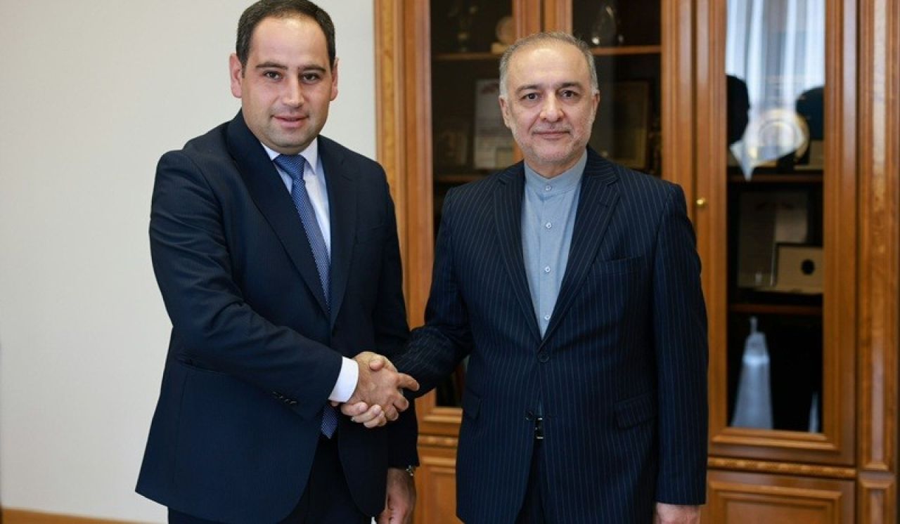 Դավիթ Խուդաթյանն ընդունել է Իրանի դեսպանին