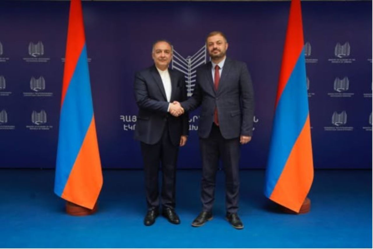 Գևորգ Պապոյանը սեպտեմբերի 17-ին ընդունել է ՀՀ-ում ԻԻՀ արտակարգ և լիազոր դեսպան Մեհդի Սոբհանիին