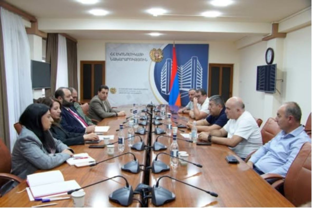 Հանդիպում թեթև արդյունաբերության ոլորտի ներկայացուցիչների հետ