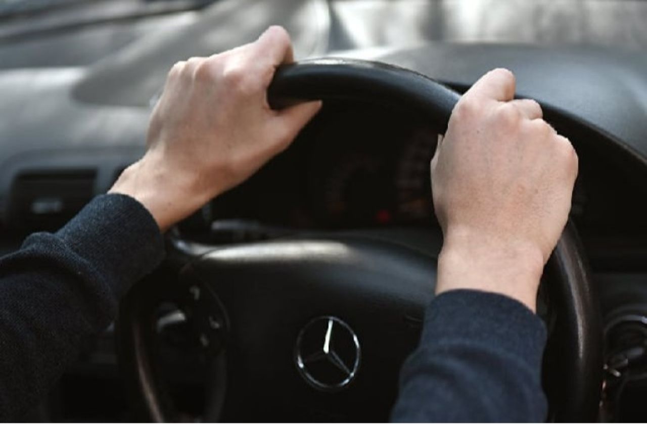 Ավտոմեքենայում լրացուցիչ ուժեղացուցիչ, բարձրախոս տեղադրելը և վարելիս այն օգտագործելը կարգելվի, օրինախախտները կտուգանվեն. նախագիծ