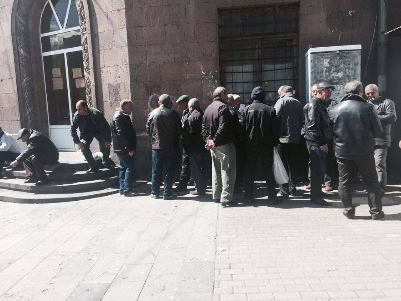 Աղքատության խնդիրը միայն գործազրկությունը չէ, այլ նաև ցածր վարձատրությունը. «Փաստ»