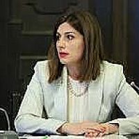 Ավանեսյան. Թոշակառուները սպասում էին առողջության ապահովագրությանը կատարակտի վիրահատության համար
