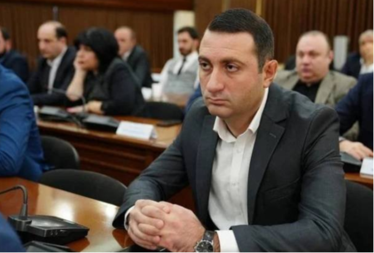 Կասեցվել է Երևանի քաղաքապետարանի տրանսպորտի վարչության պետի պաշտոնավարումը