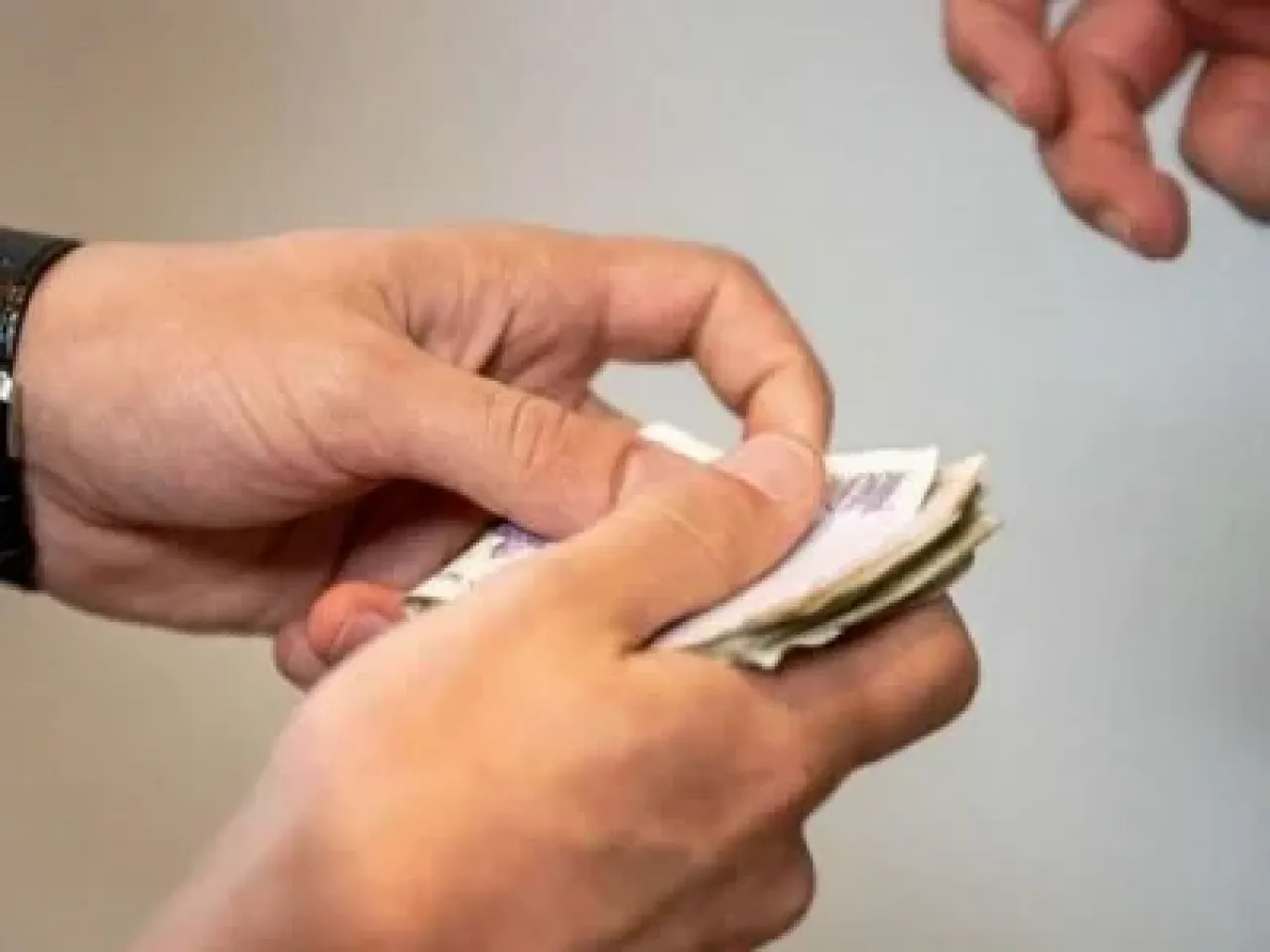 Բացահայտվել է կաշառքի միջնորդության պատրվակով ոստիկանության նախկին պաշտոնյայի կողմից գումար ստանալու դեպք
