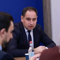 Դավիթ Խուդաթյանը ՏԿԵ նախարարության աշխատակազմին է ներկայացրել նախարարի նորանշանակ տեղակալ Առնակ Ավետիսյանին